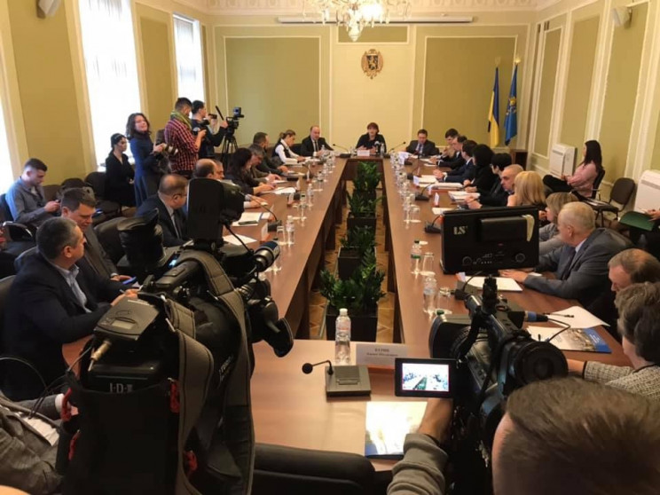 Отказалась назвать РФ агрессором: Королевскую под крики «Ганьба!» отправили из Львова