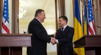 Помпео в разговоре с Зеленским выразил обеспокоенность «злонамеренными инвестициями Китая»