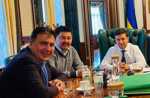 На нас насувається повний маргулан