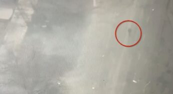 Російський танк у Маріуполі вистрілив у літнього чоловіка. ВIДЕО