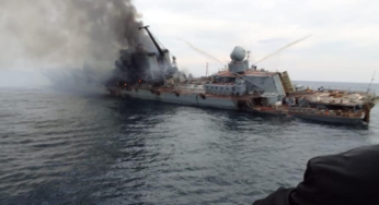 З’явилися перші фото та відео російського крейсера «Москва» перед затопленням